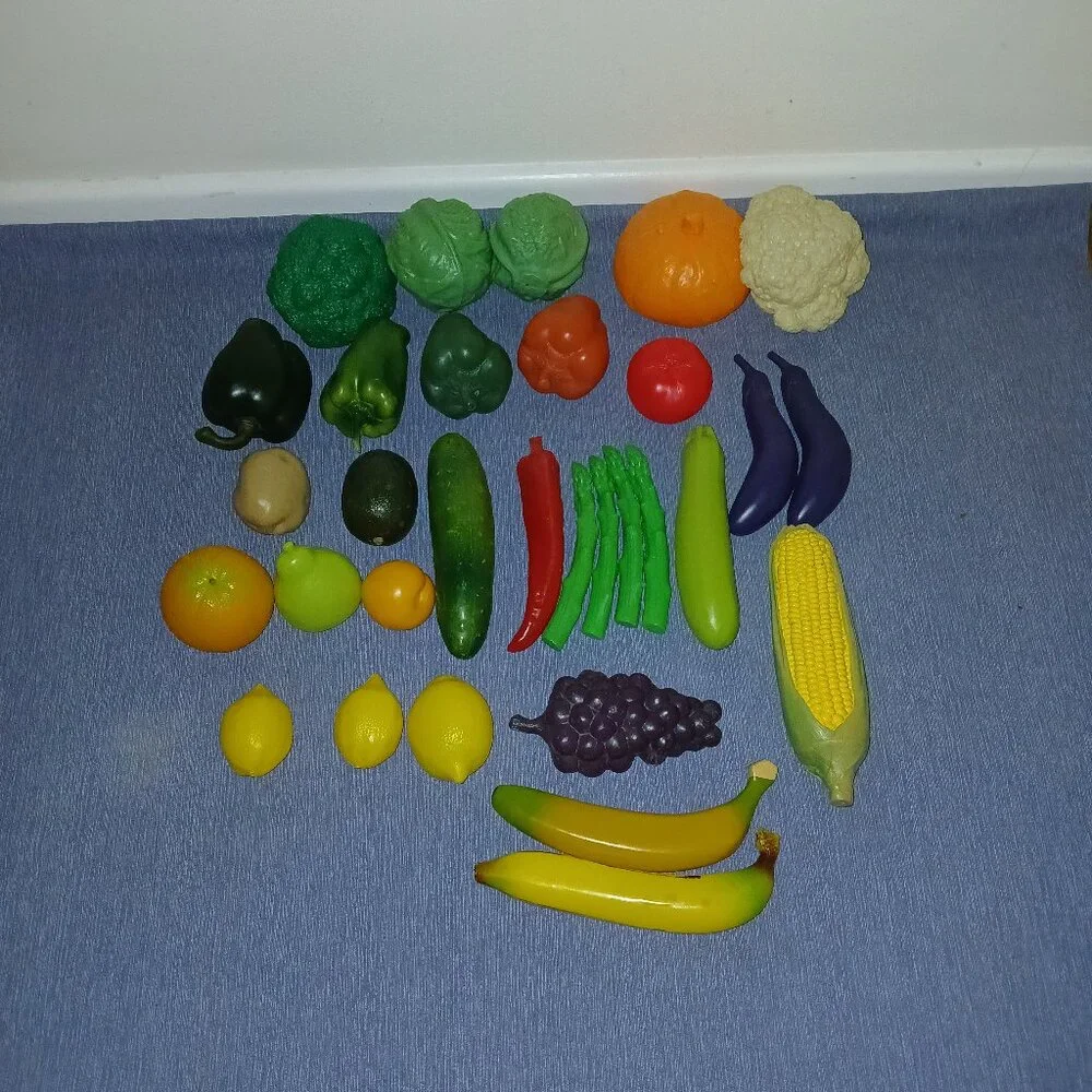 Pretend Foods Fruits & Vegetables x 31 pieces New